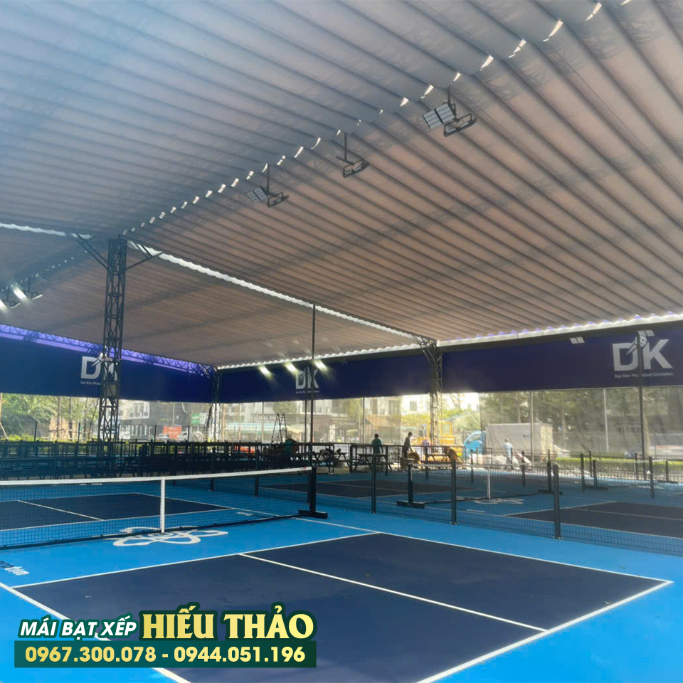 Bí Quyết Phối Màu & Vật Liệu Thiết Kế Mái Hiên mai xep san pickleball 1 1