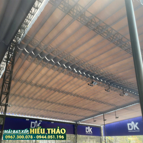 Lắp Đặt Mái Xếp cho Sân Pickleball