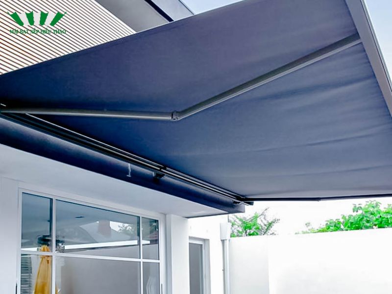 Bạt che nắng tự cuốn tự động 
